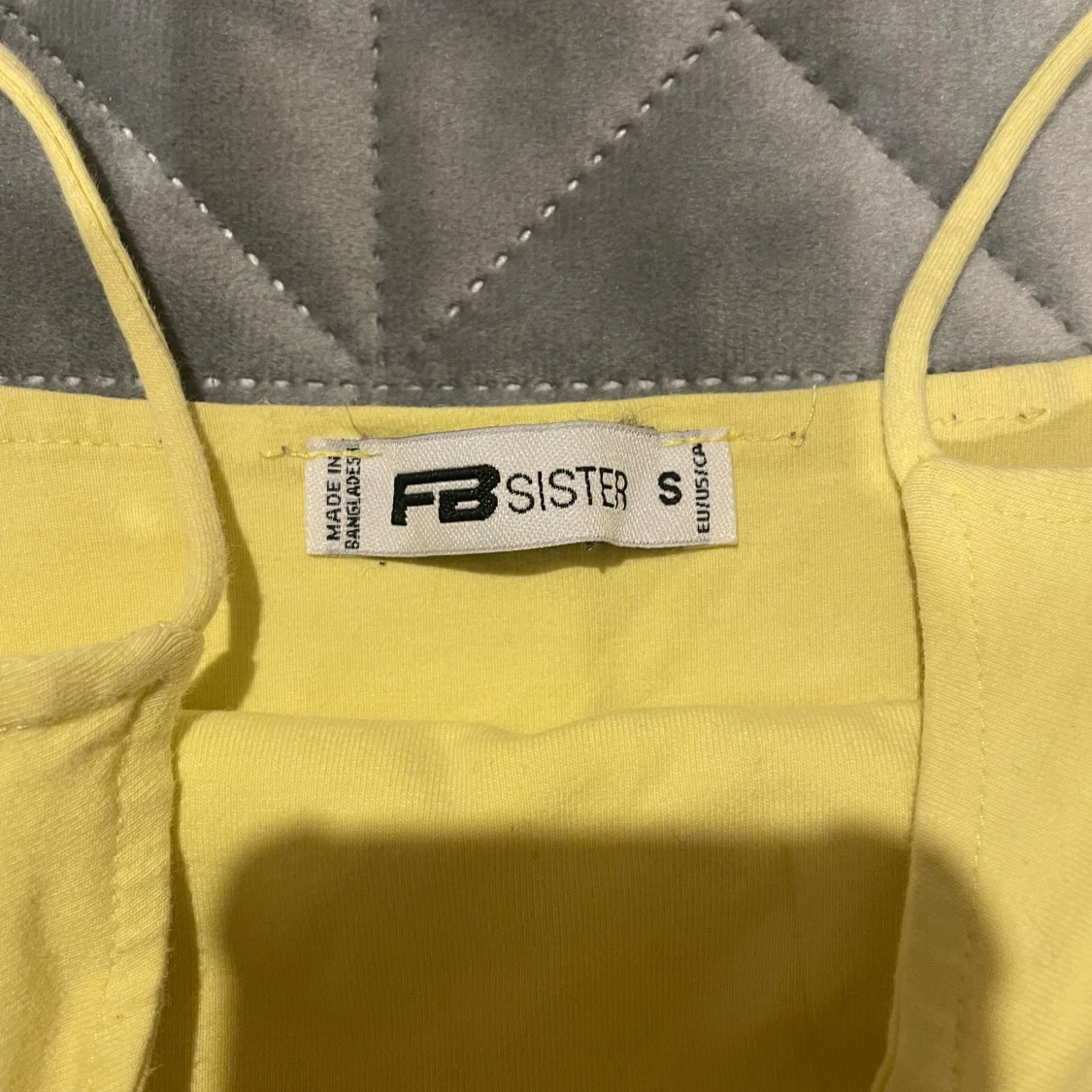 Gul linnetopp från FB Sister - 1