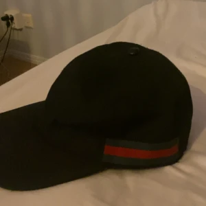 Gucci keps  - Säljer min svarta Gucci keps pga att den inte används längre 