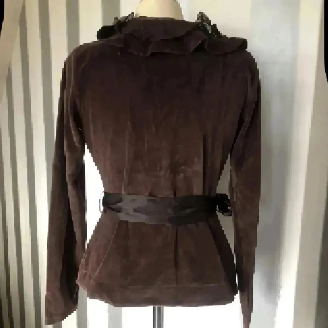 Brun sammets tröja med volangkrage - 2