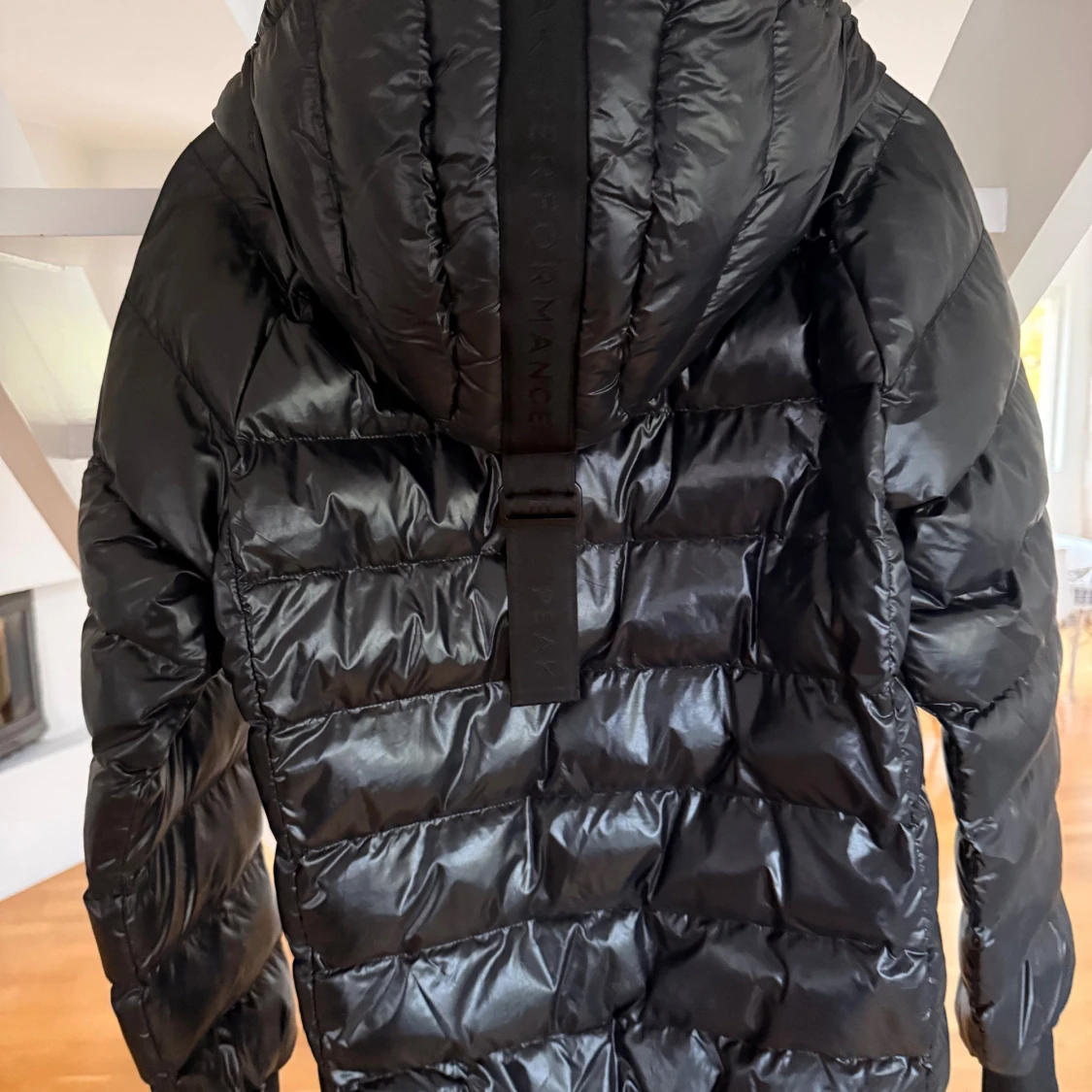 Svart pufferjacka Peak Performance - 1