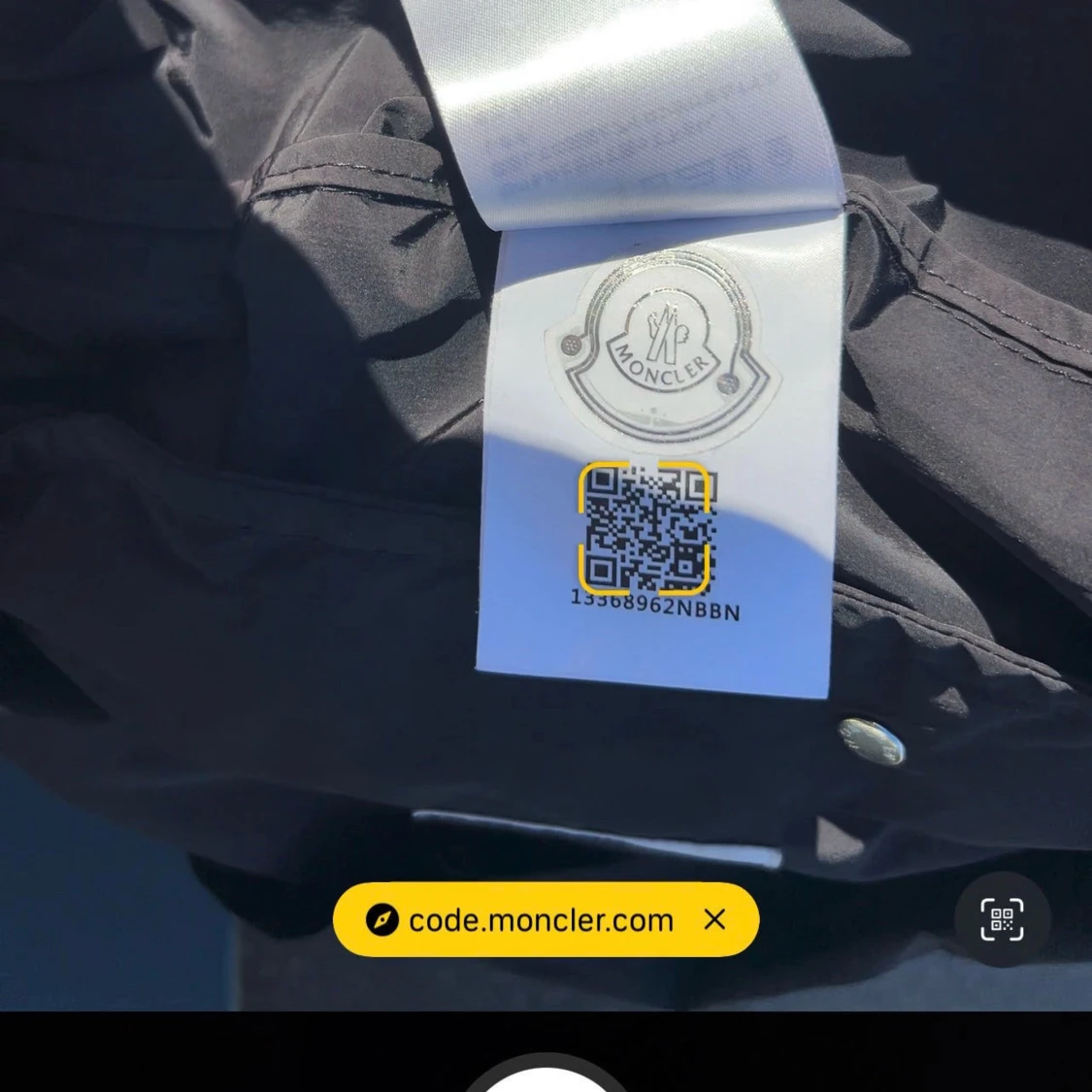Svart vindjacka från Moncler med huva - 2