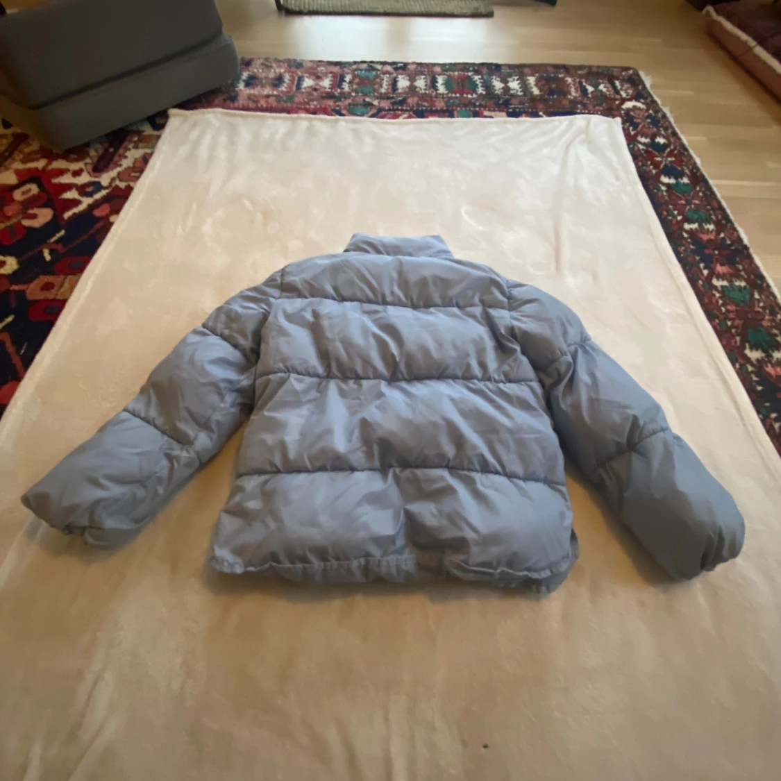 Ljusblå pufferjacka från H&M - 1