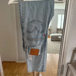 Jeans - Ribcage Straight, inga defekter. Storlek W24/L29