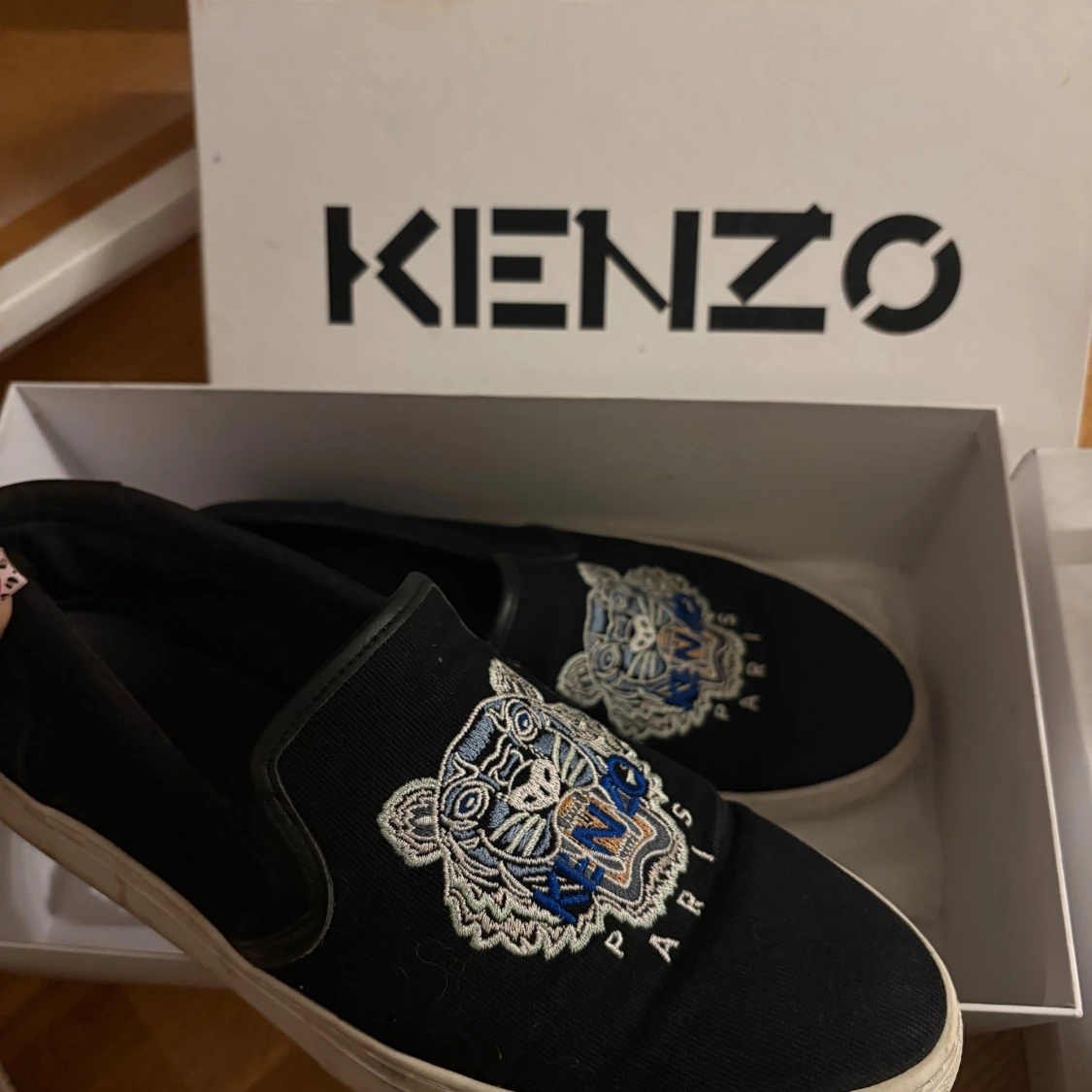 Svarta slip-on sneakers från Kenzo
