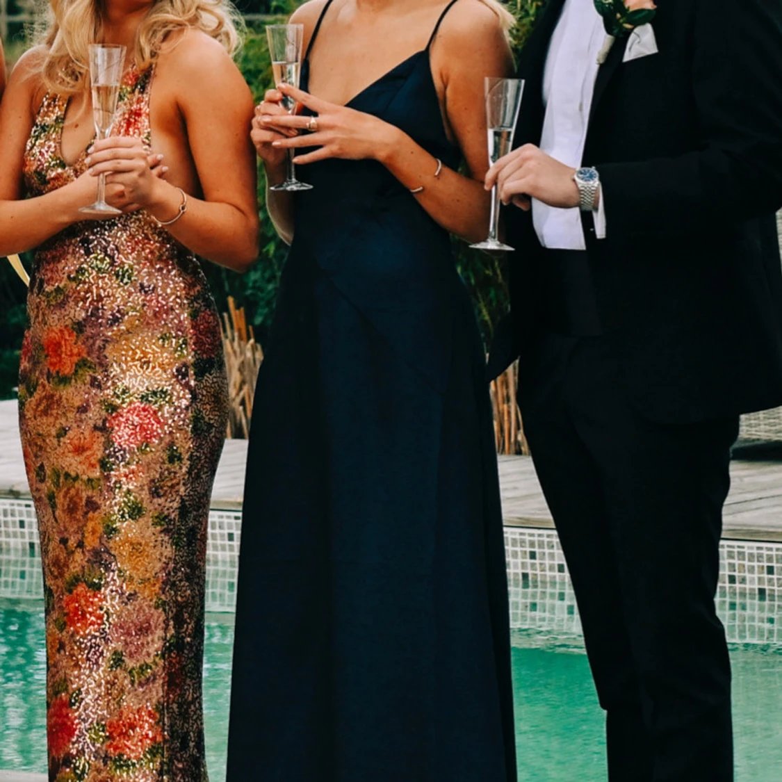 Marinblå långklänning i satin - 3