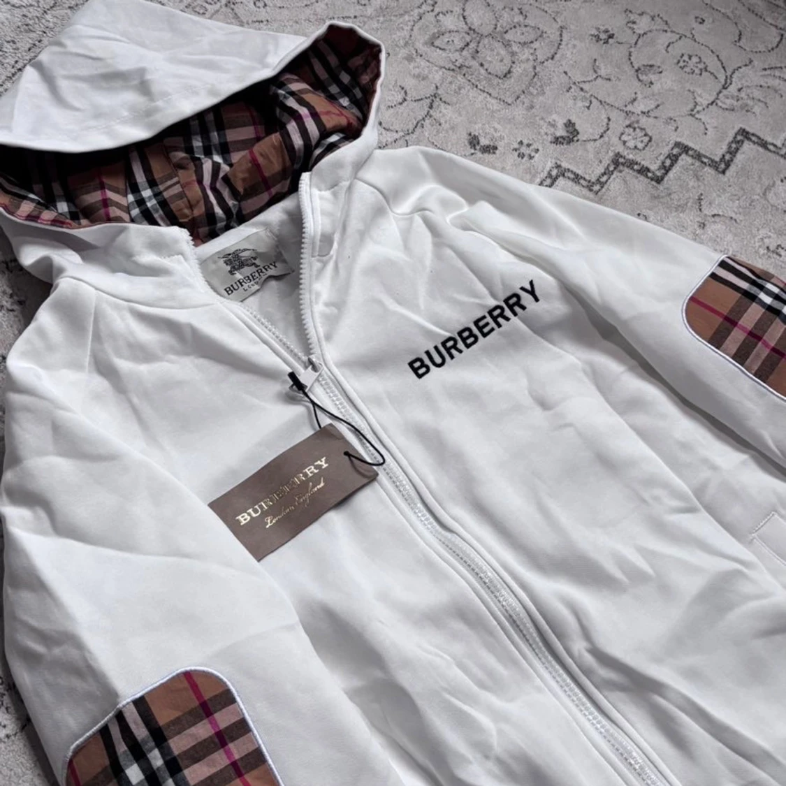 Vit Burberry kofta - 1