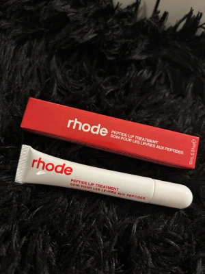 Rhode Strawberry Glaze - Helt nytt och oanvänd.