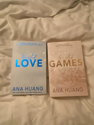 Twisted Love & Twisted Games - Två böcker ur Twisted-serien av Ana Huang, perfekta för dig som gillar romantik och spänning. 80kr/st