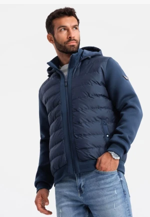 Cardigan - Säljer nu denna riktigt feta navy blå caridgan som endast är använd ett fåtal gånger alltså fortfrande i topp skick. skriv för frågor :)