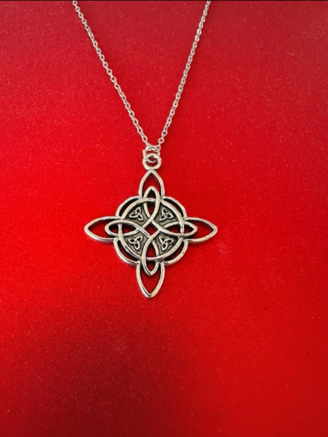 Keltisk knut silverhalsband 