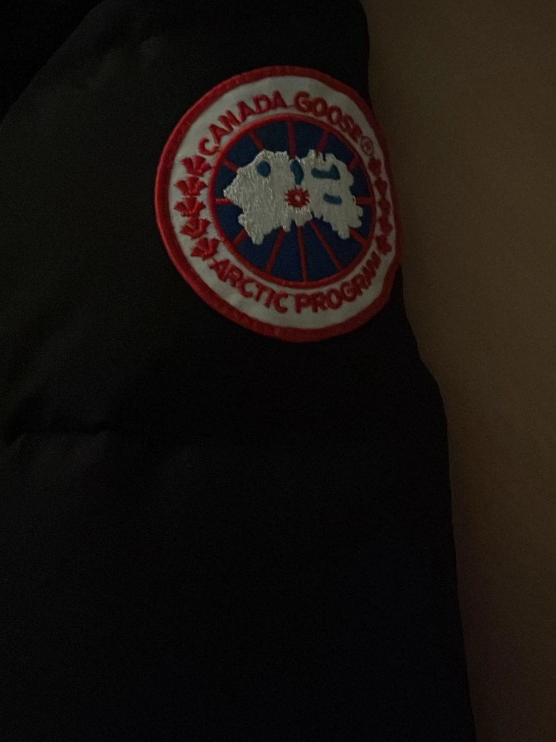 Svart pufferjacka från Canada Goose - 2