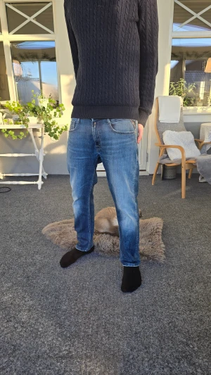 Replay jeans - Snygga Replay jeans i storlek W31/L30. Är egentligen storlek W31/L32 men är upplagda till L30. Skriv om du undrar något. 😄