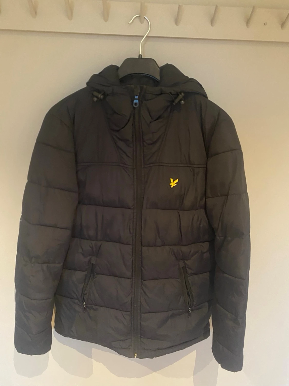 Svart pufferjacka från Lyle & Scott