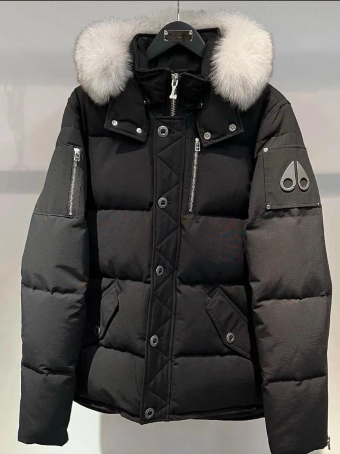 Svart pufferjacka från Moose Knuckles - 1