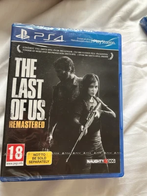 The Last of Us Remastered (PS4) - The Last of Us Remastered till PS4, nyskick i obruten plast. Upplev det hyllade postapokalyptiska äventyret med förbättrad grafik och extra innehåll. Inkluderar Left Behind DLC. PEGI 18.