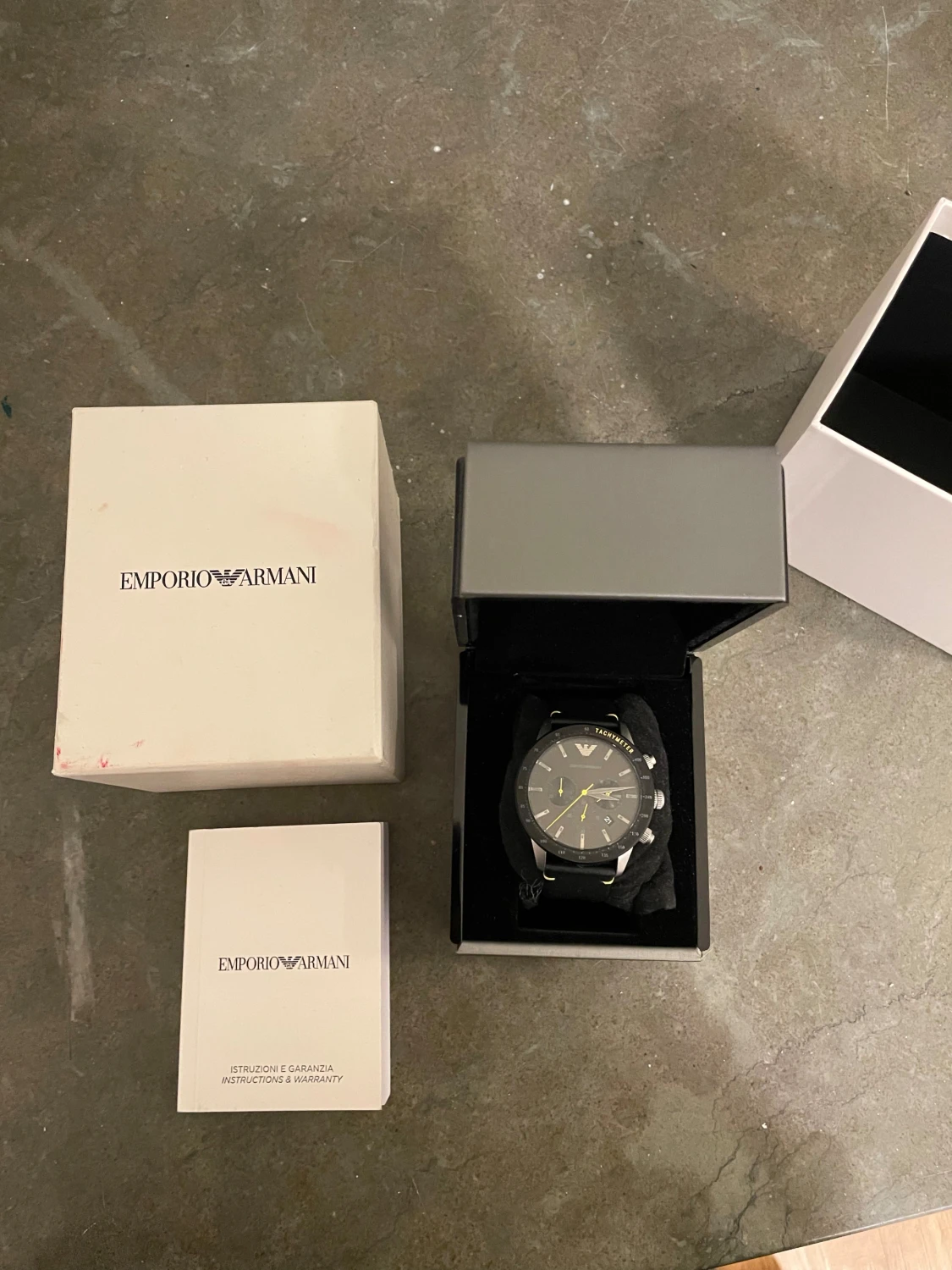 Svart Emporio Armani klocka