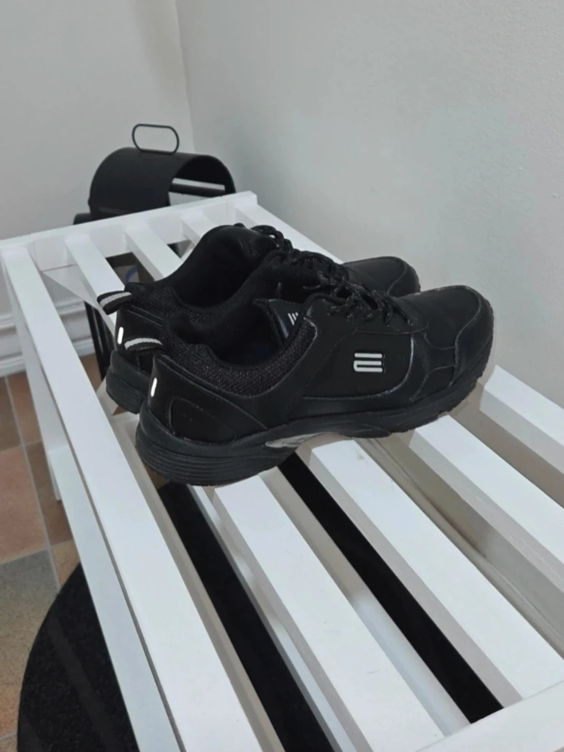 Svarta Promenadskor i Äkta Skinn, Använda 1 gång, Stl 39 - 4