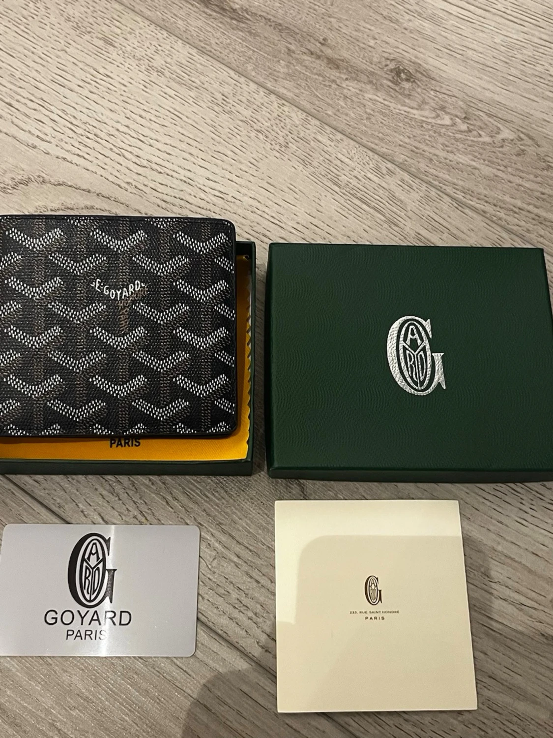 Svart G plånbok med mönster - 1