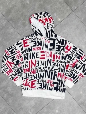 Nike Hoodie - Hoodie från Nike. Sparsamt använd. Djur och rökfritt hem. 