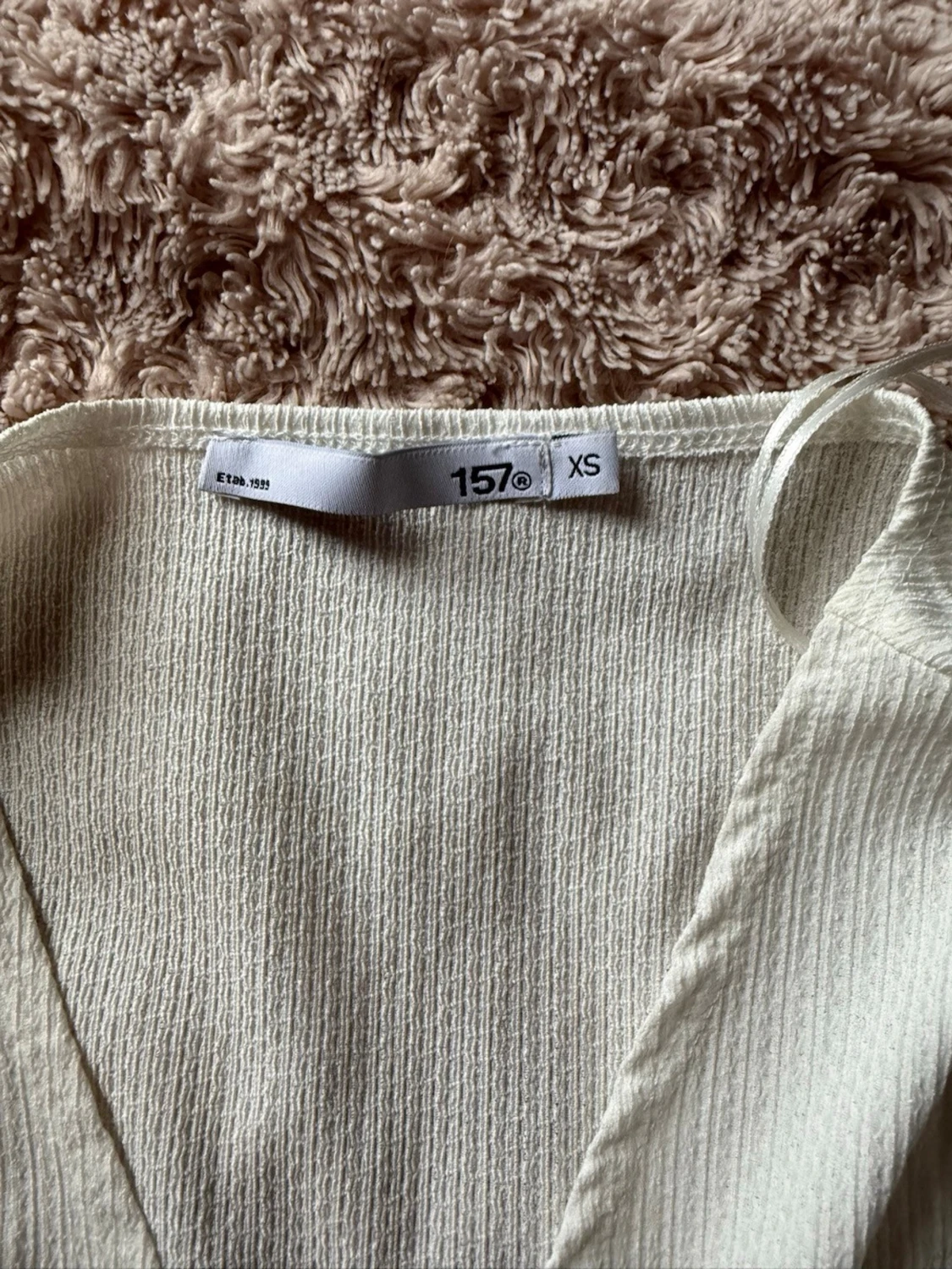 Vit omlottblus från 157 XS - 1