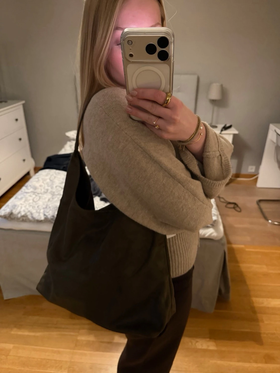 Grön/olivfärgad Byella-väska – ny med prislapp