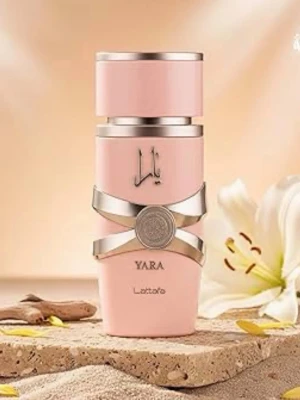 Yara Elixir EdP 100ml - Yara Elixir från Lattafa är en Eau de Parfum i en snygg rosa flaska. Volymen är 100 ml (3.4 fl oz). Perfekt för dig som vill ha en unik och trendig doft i samlingen.