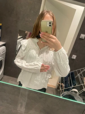 Blus - Söt blus från Lindex i storlek 158-164