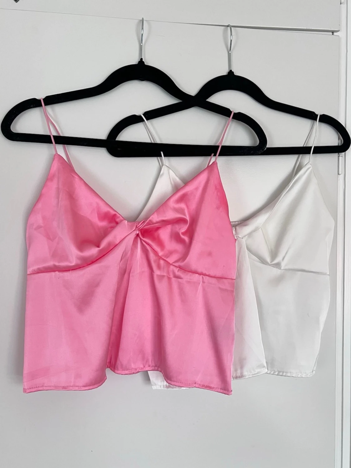 2st linnen i satin i rosa och vitt, storlek S