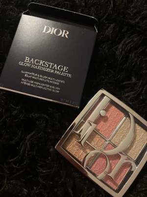 Dior Backstage Glow 003  - Dior Backstage Glow Maximizer Palette pearly peach glow, helt nytt och oöppnad. 