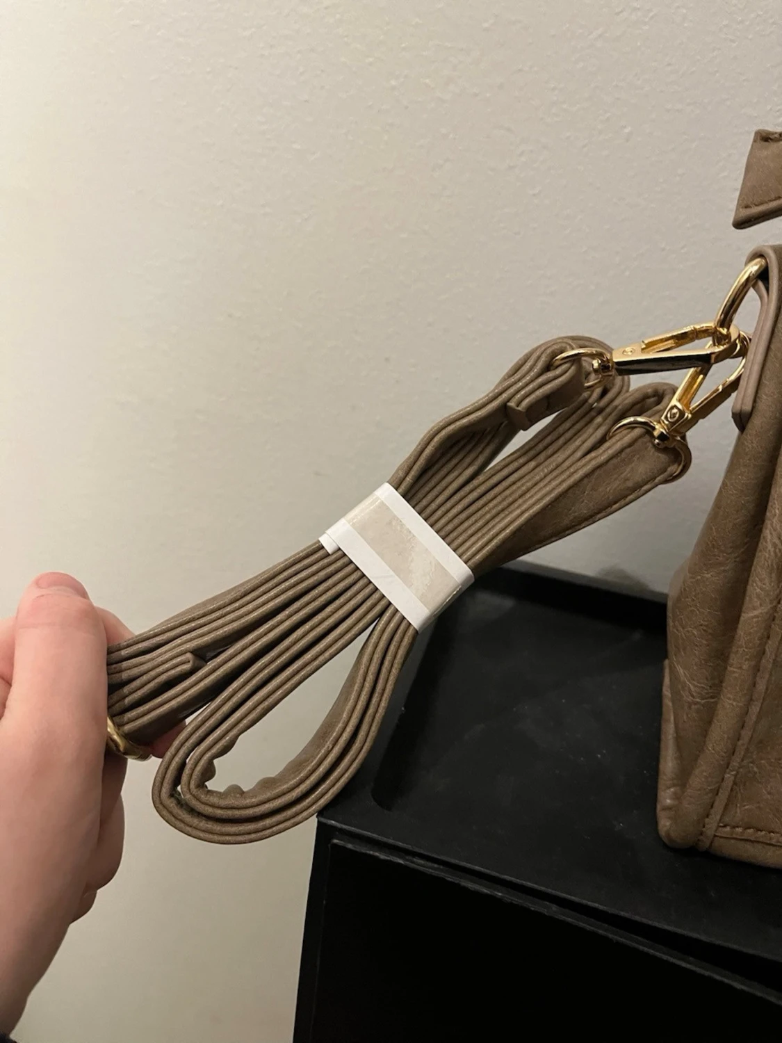 Brun/khaki handväska med gulddetaljer - 3