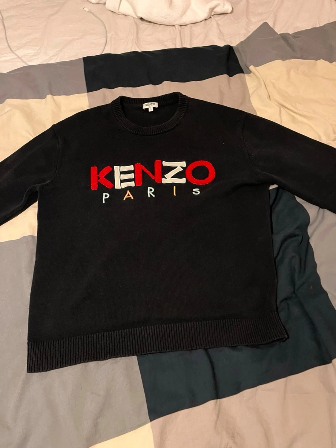 Svart Kenzo tröja med broderad logga