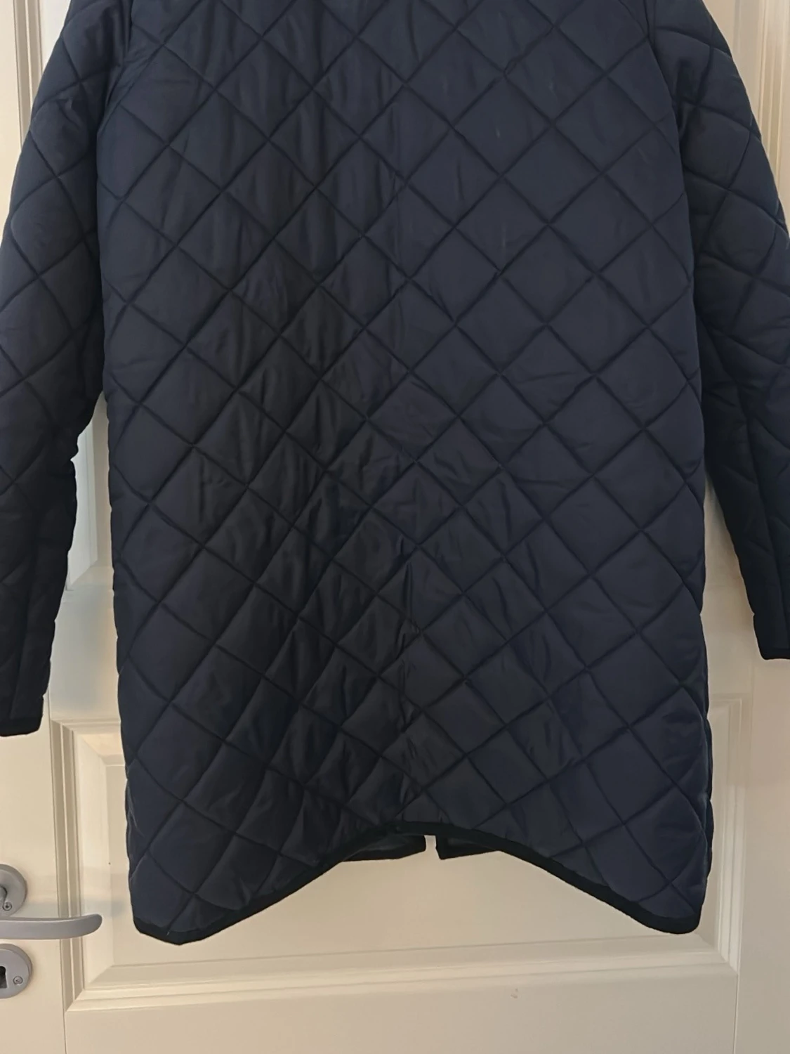 Mörkblå quiltad jacka från Vila - 3