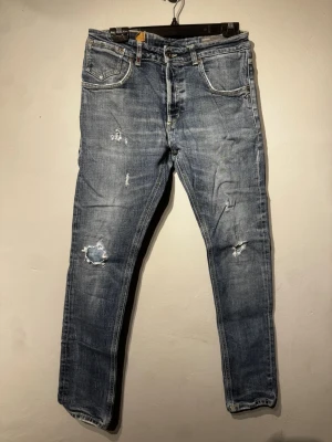 Dondup jeans - Dondup jeans. Riktigt go tvätt. Storlek 33
