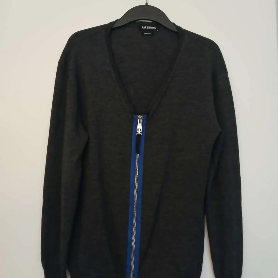 Svart kofta från Raf Simons med dragkedja