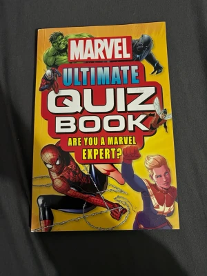 Marvel Quiz book - Om du är ett marvel fan och vill testa din kunskap i hur mycket du faktiskt kan så är denna boken för dig. Säljer en Marvel quiz bok, den är i mycket bra skick, in princip helt oanvänd. 