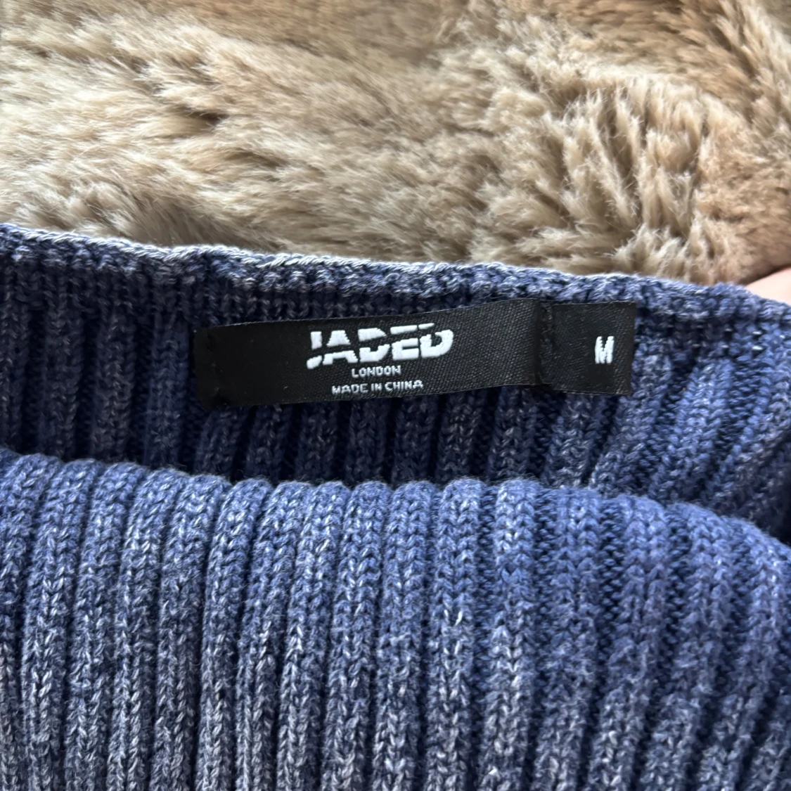 Blå ribbad stickad klänning Jaded London - 2