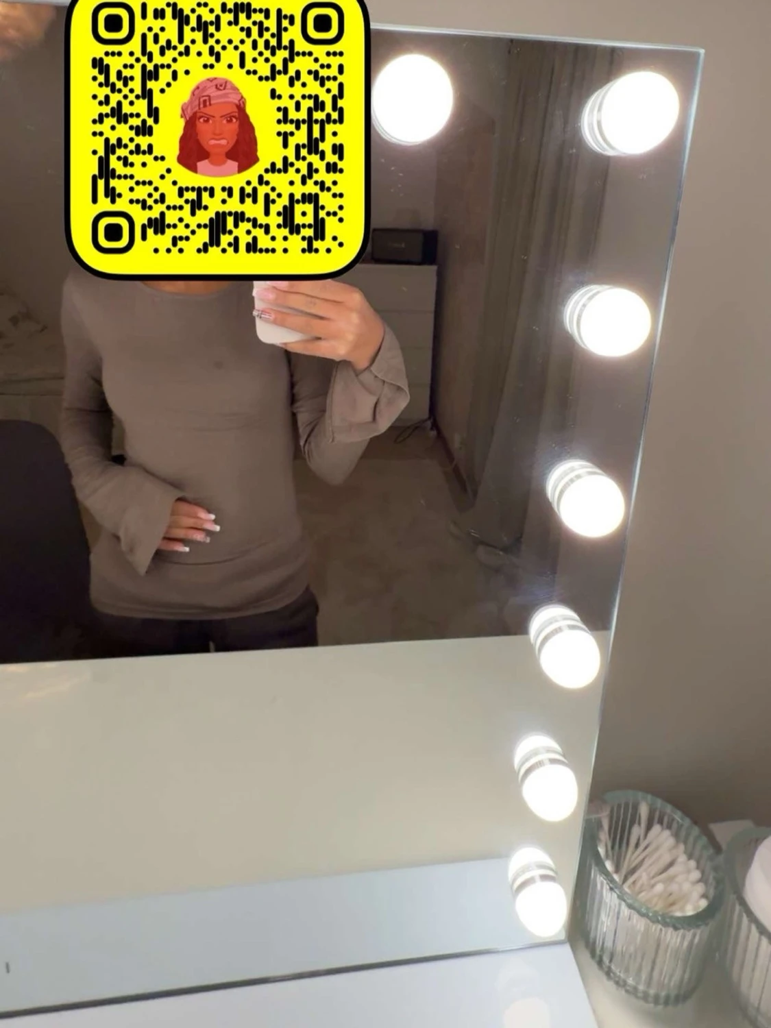 Beige långärmad topp med utsvängda ärmar