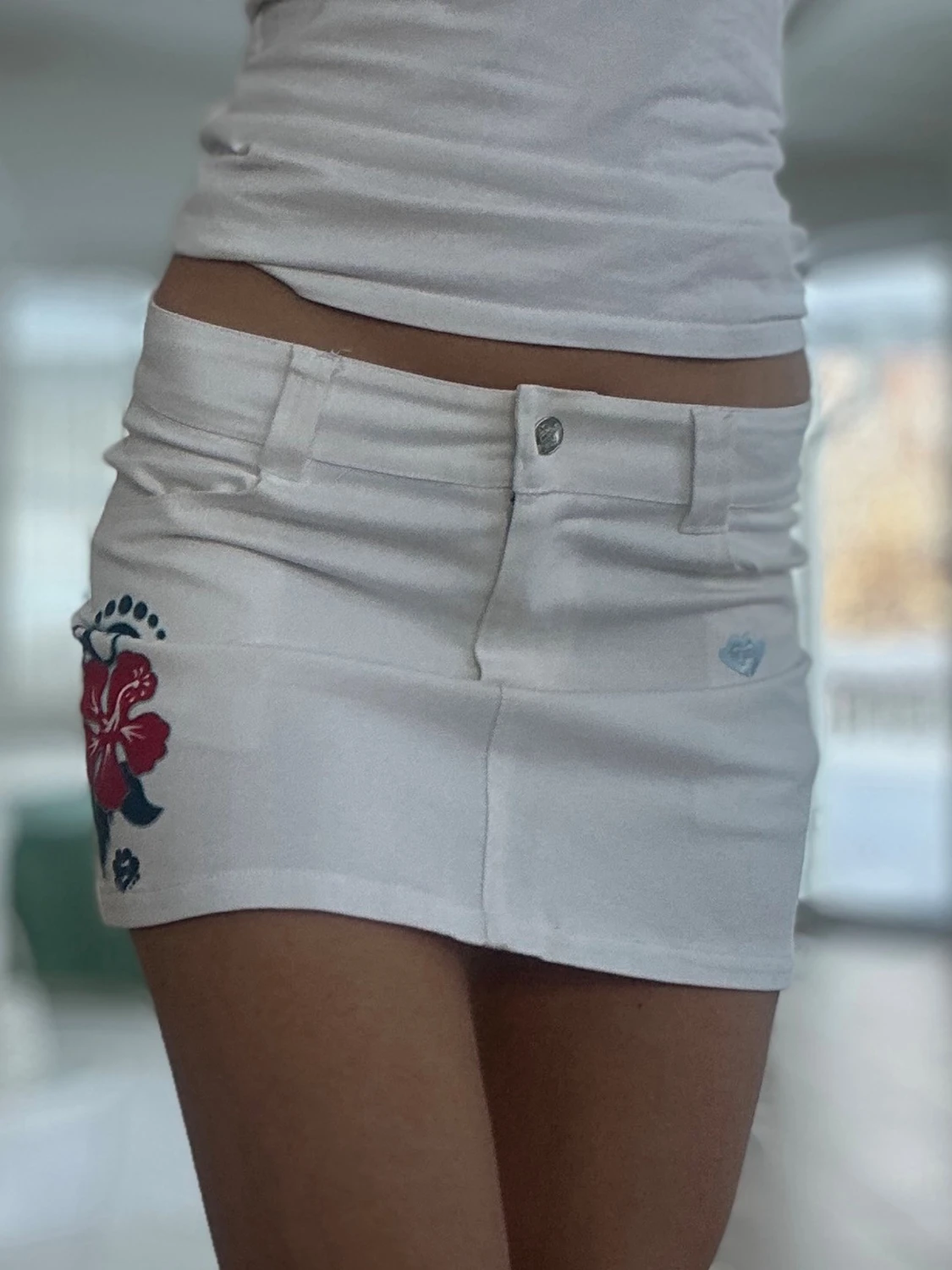 Lågmidjad kjol med tryck  