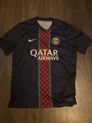 PSG - Säljer min Barcola Tröja då den är för liten inte använt den pris kan diskuteras