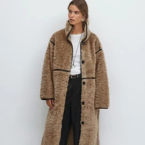 Söker denna jacka!! - Brun pälsjacka ginatricot! I storlek S helst!❤️skriv gärna om du kan tänka dig sälja