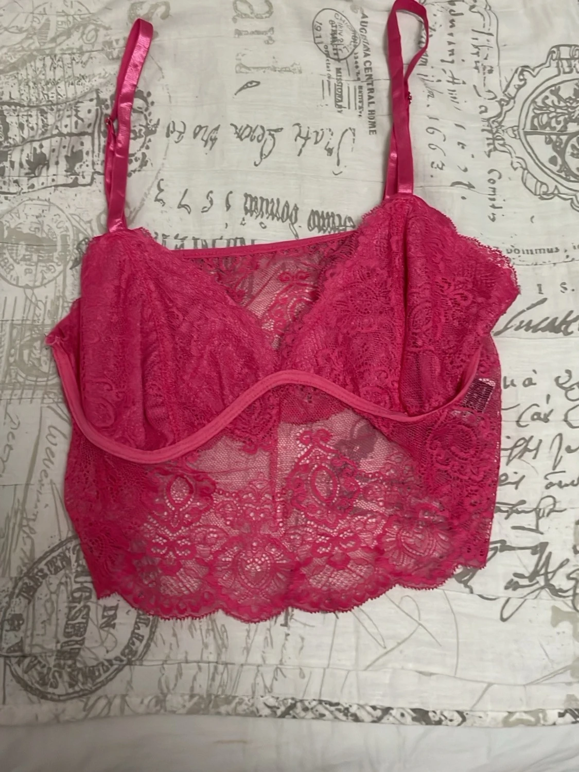 Rosa spetsig linnetopp med smala band