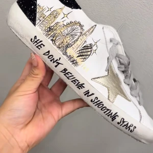 Intressekoll!! Målade golden goose - Finns det något intresse av golden goose med önskad målad design på?? 