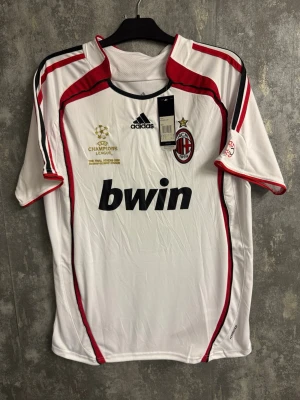 Milan Kaka fotbollströja- XL - helt ny storlek XL