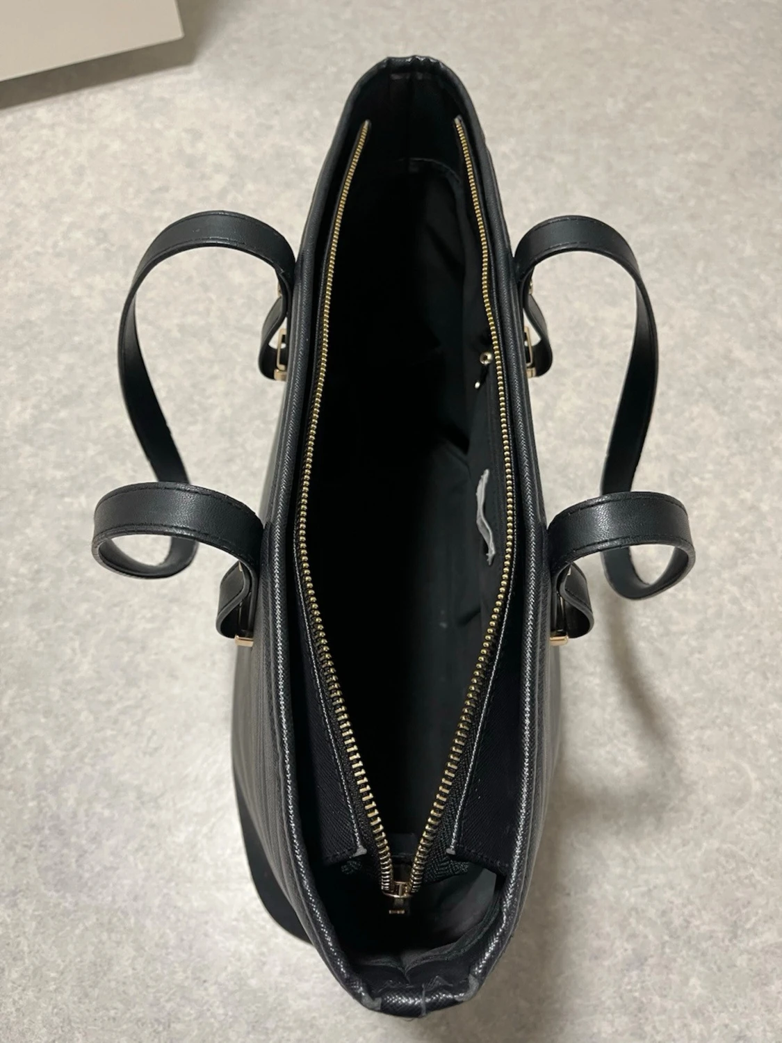 Svart axelväska  - 1