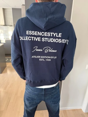Hoodie Essencestyle - Helt ny och fräsch hoodie! Sjukt snygg samt ett sjukt bra material som gör den stilig och skön!