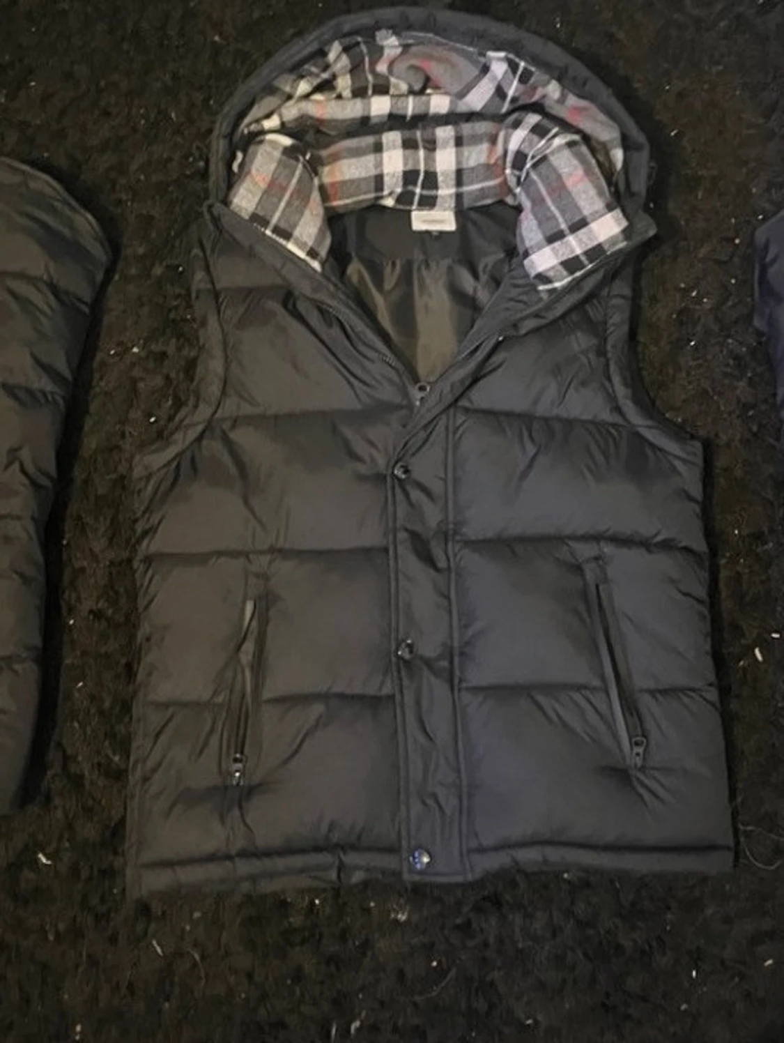 Svart pufferjacka från Burberry - 1