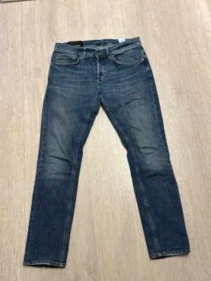 Dondup jeans  - modell| george| skick 9/10| storlek 31| Pm för mer info