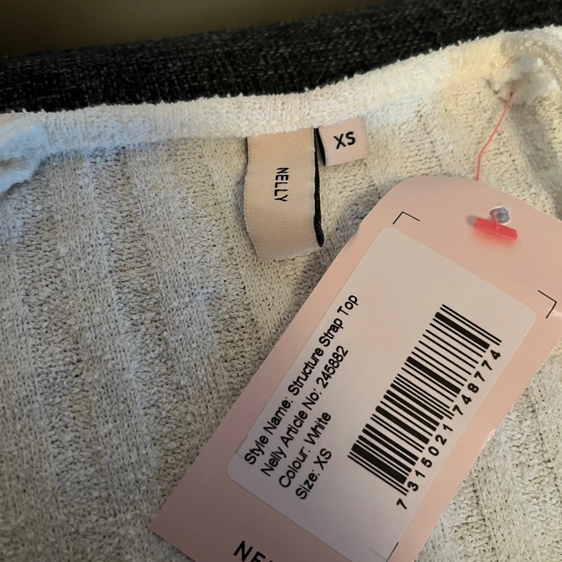 Vit ribbad långärmad topp från Nelly  - 3