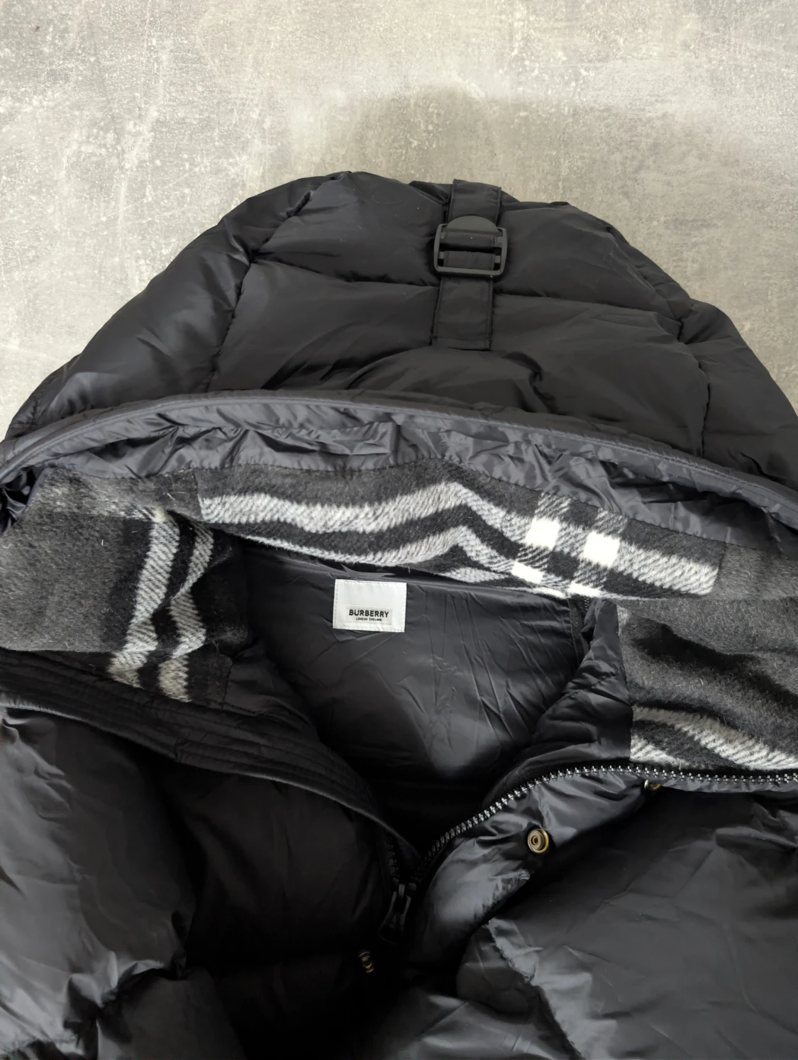 Burberry Puffer - 1