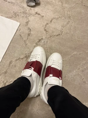 Vinröda unika skor - Helt nya!